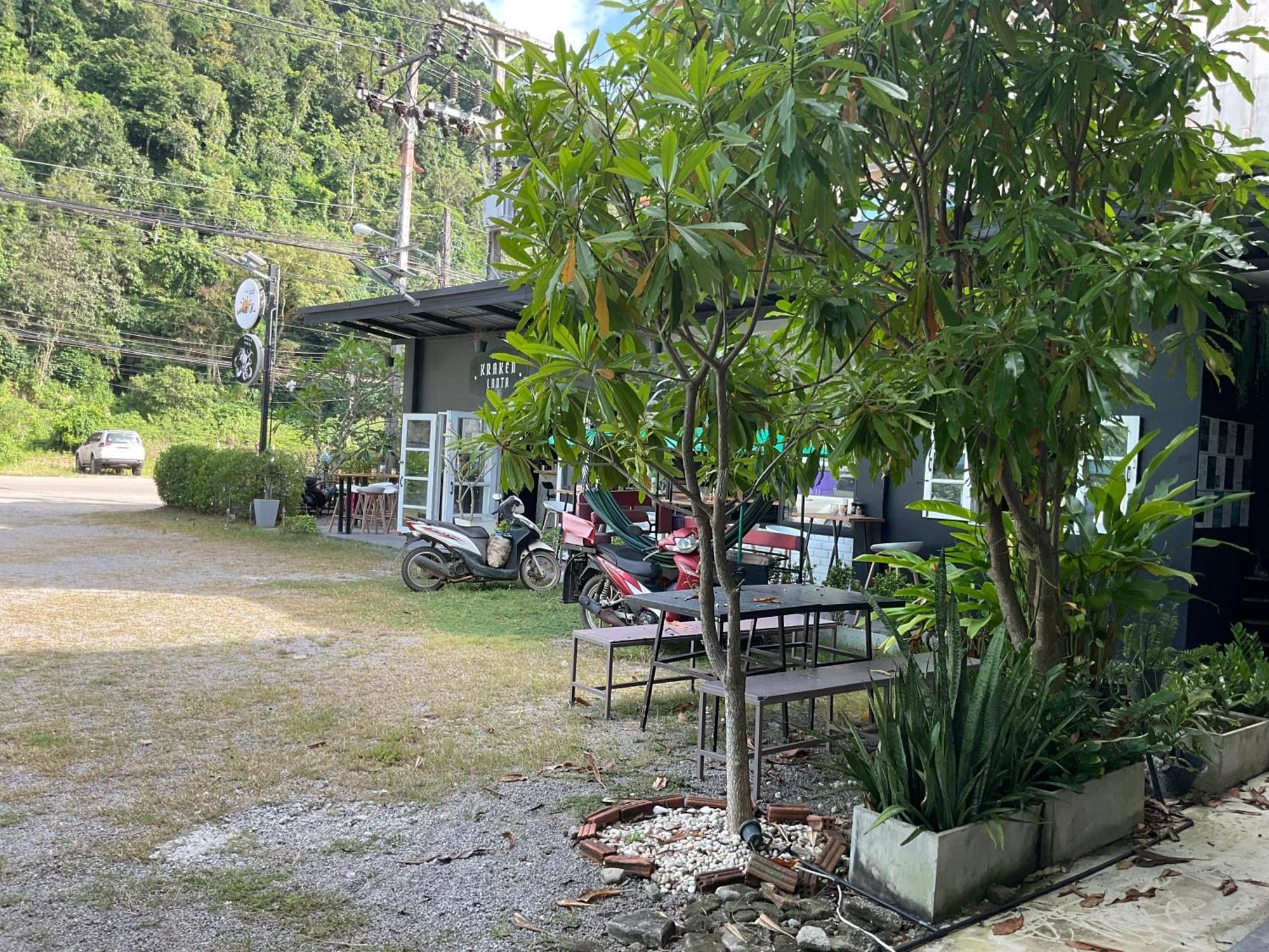WAKE UP @Lanta Hotel : Cafe Ko Lanta Esterno foto