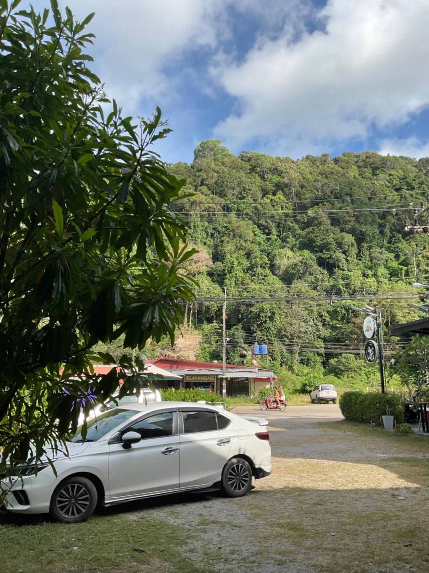 WAKE UP @Lanta Hotel : Cafe Ko Lanta Esterno foto
